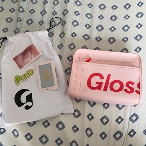 GLOSSIER BEAUTY BAG